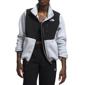The North Face women’s medium Denali jacket